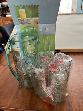 HomeTrends Green Plastic Beverage Pitcher & Tumbler Set